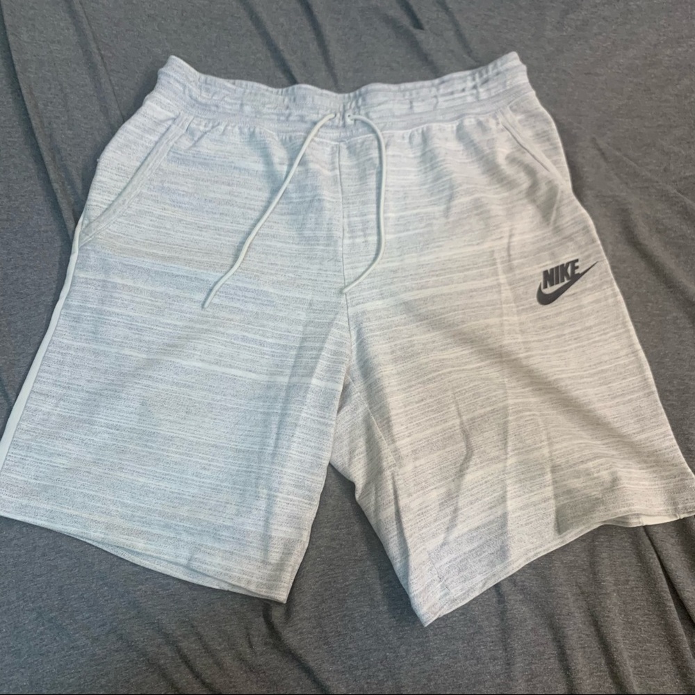 Nike Tech Fleece Shorts size XL